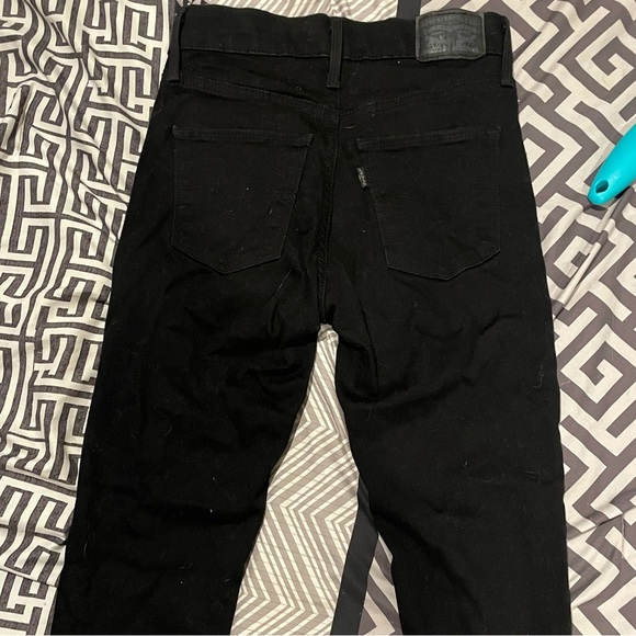 Levis Jeans - Picture 3 of 6